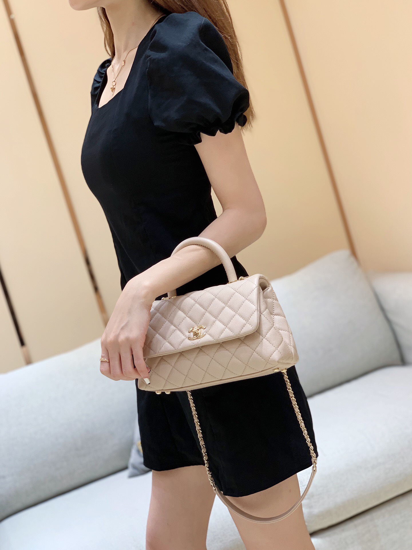 Túi Xách Chanel Coco Super Màu Kem Đậm Khóa Vàng Size 23cm